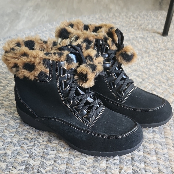 Sporto Waterproof Animal‎ Print Black and Tan Women's Boots - Picture 2 of 6